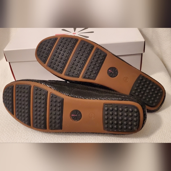 Issac Mizrahi Black Leather Mule (New in box never worn) - Picture 3 of 4